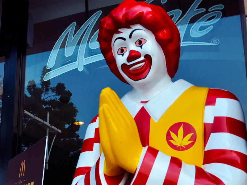 Реклама ресторанов с учётом легализации конопли Легализация марихуаны хорошо сказалась на доходах Макдоналдса